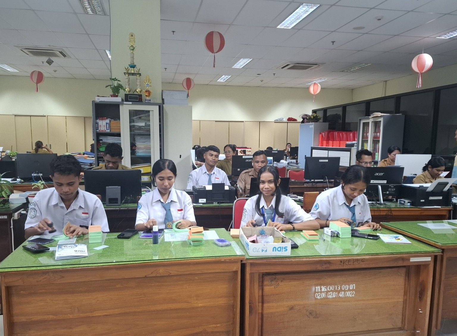 Siswa SMKN 1 Ile Ape Lembata dan SMK Negeri 1 Ende Jalani PKL di Bapenda NTT