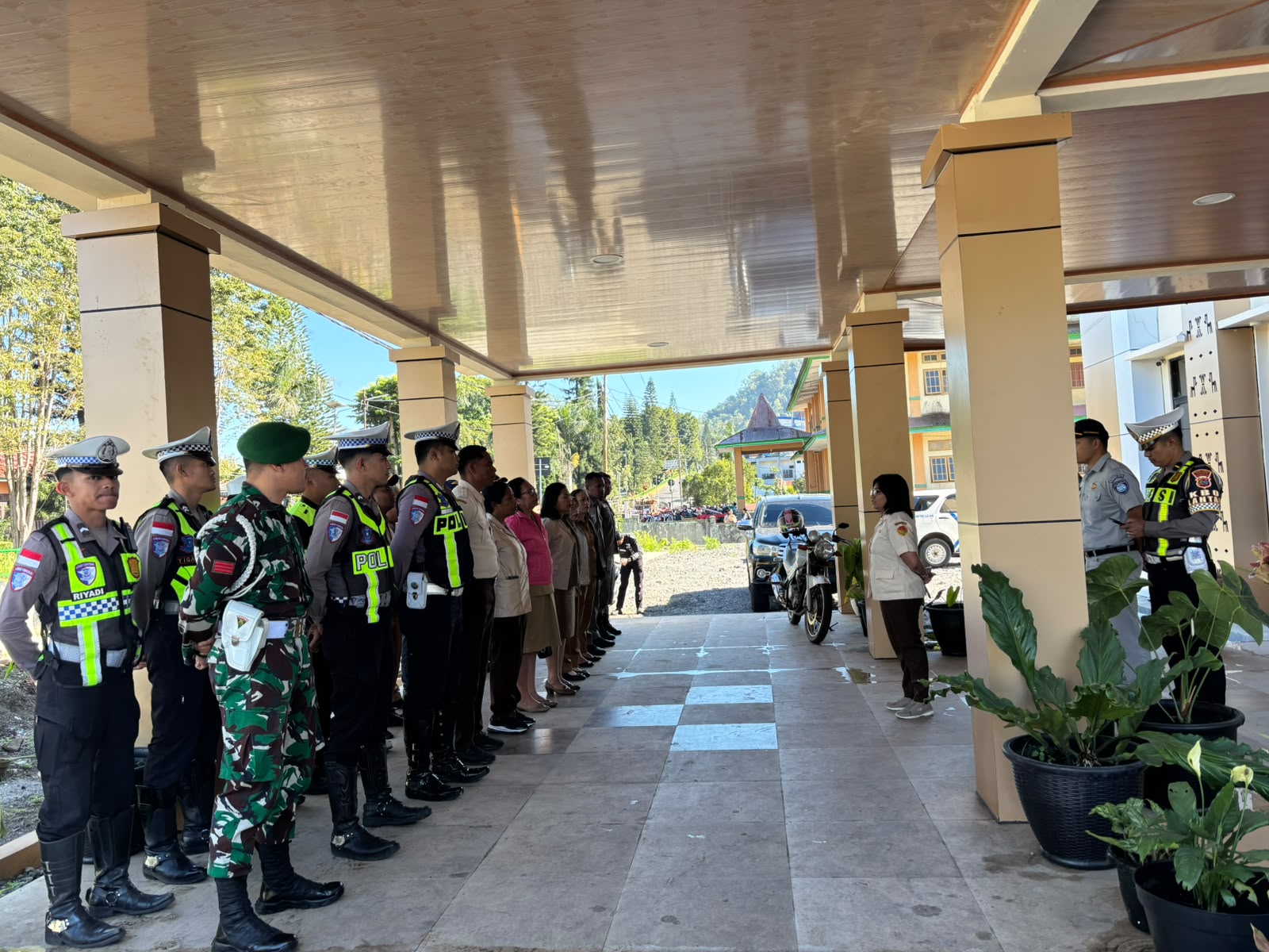 Kendaraan plat luar di NTT wajib mutasi masuk