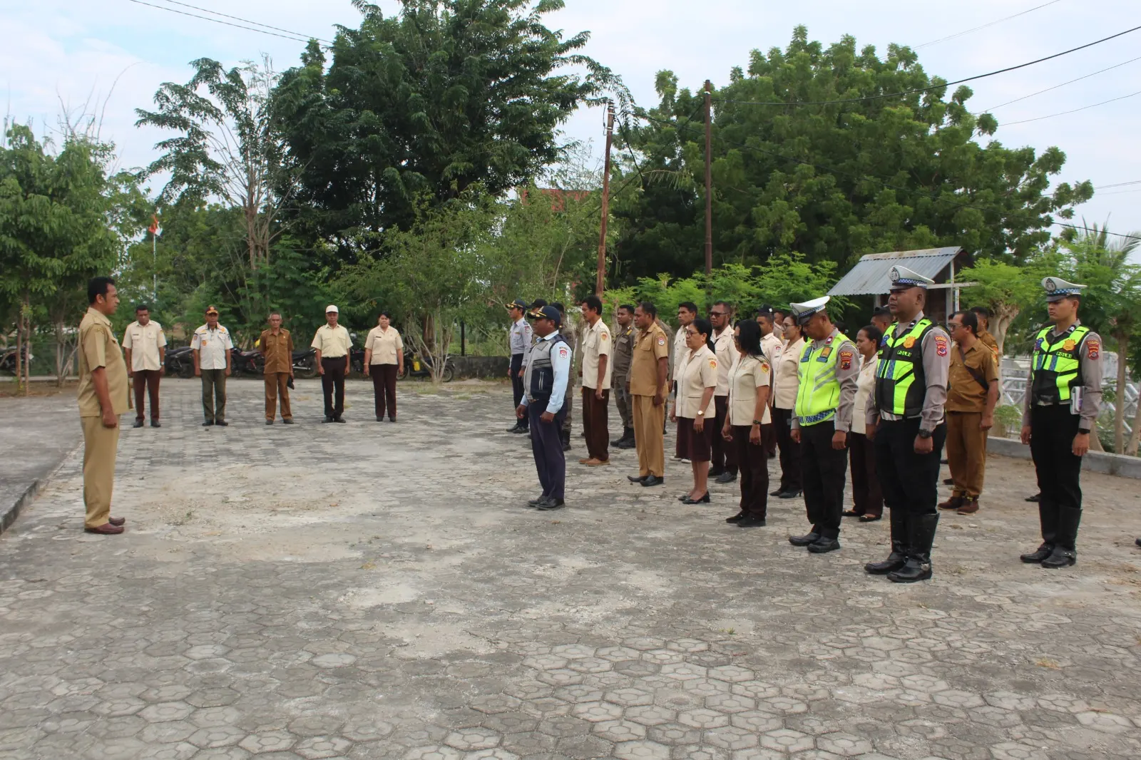 UPTD BPAD Provinsi NTT Wilayah Kabupaten Lembata Gelar Apel Persiapan Satgas Sosialisasi Pergub Nomor 13 Tahun 2025